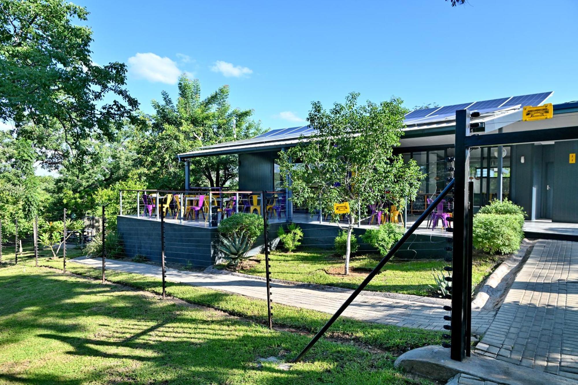 SleepOver Kruger Gate Skukuza Eksteriør billede