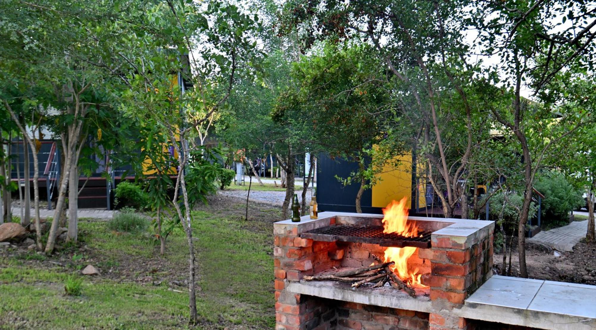 SleepOver Kruger Gate Skukuza Eksteriør billede