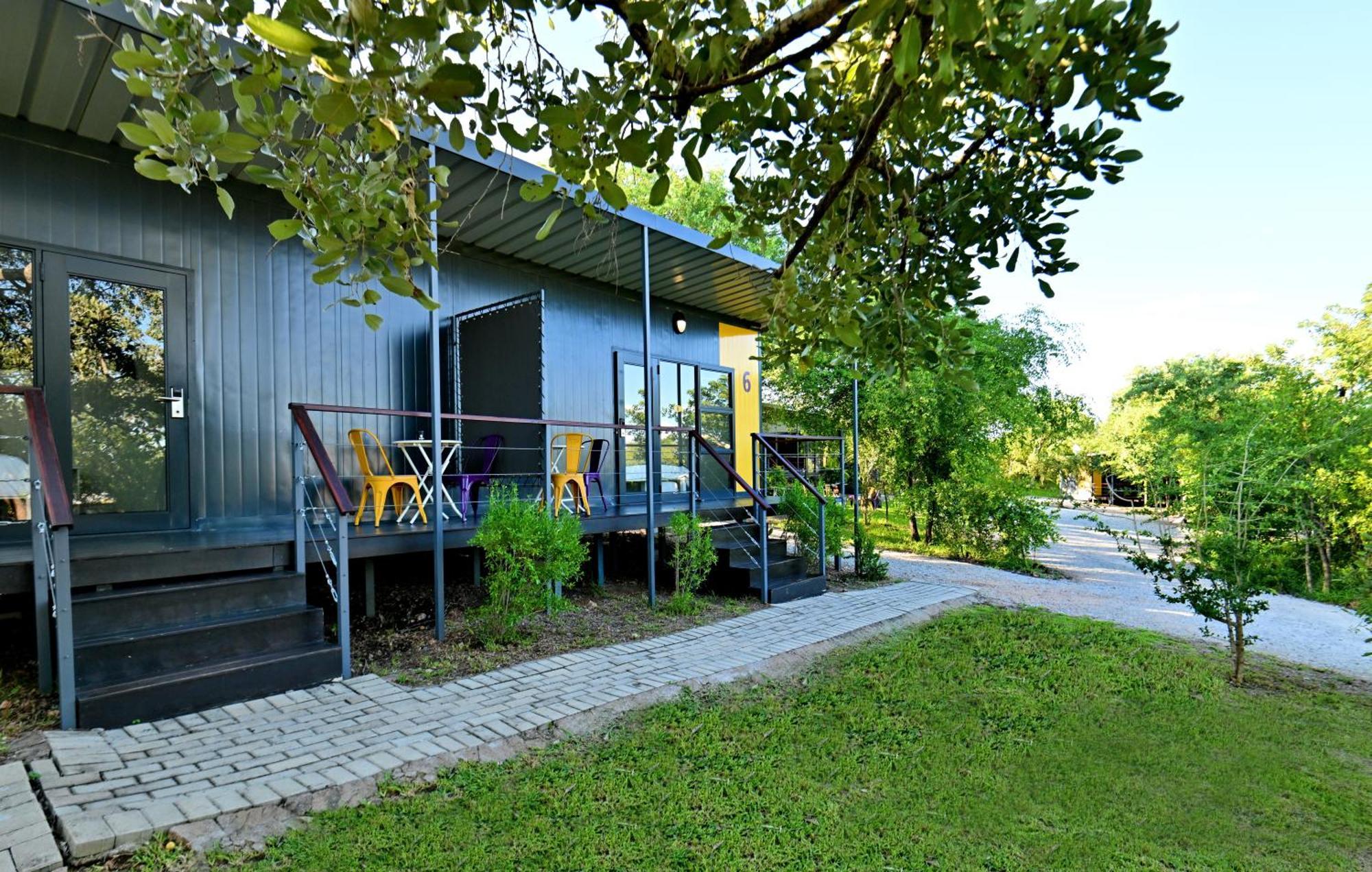 SleepOver Kruger Gate Skukuza Eksteriør billede